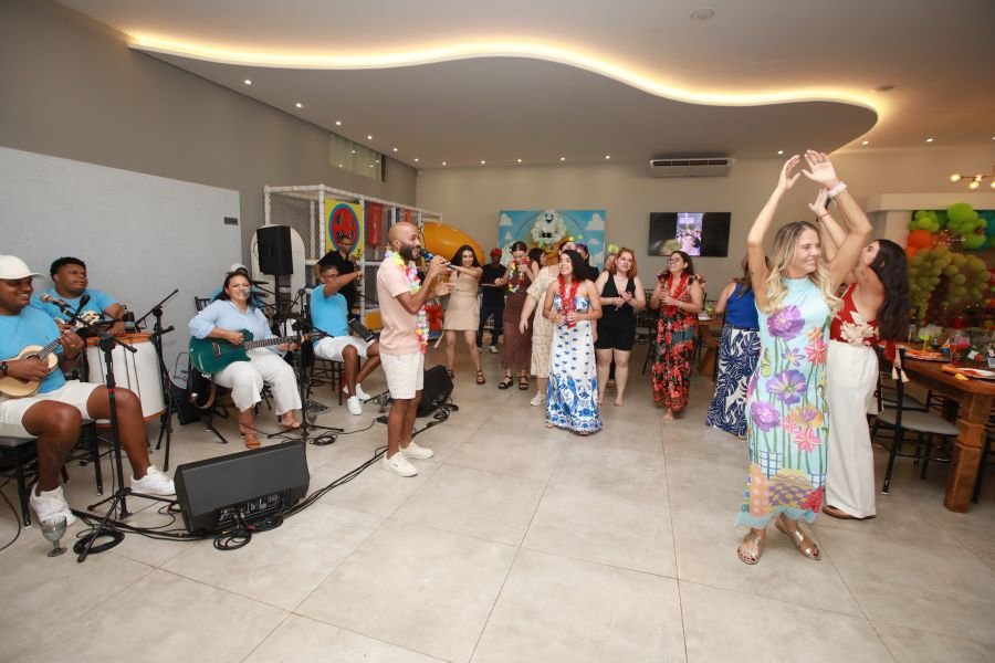 COMEMORAÇÃO DOS 20 ANOS DO “MUNDO DA FESTA” - Eloisa Mattos