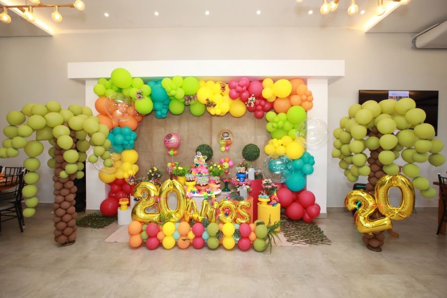 COMEMORAÇÃO DOS 20 ANOS DO “MUNDO DA FESTA” - Eloisa Mattos