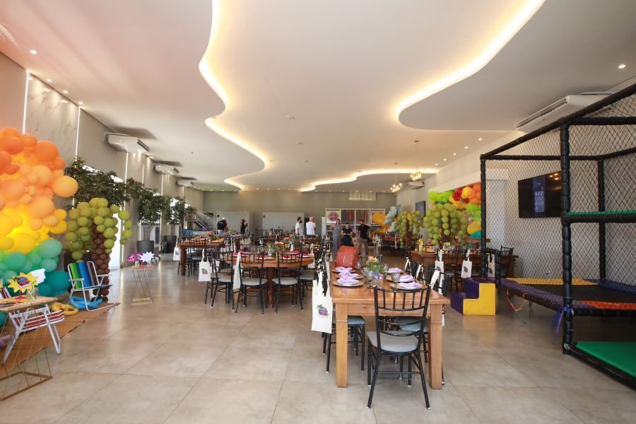 COMEMORAÇÃO DOS 20 ANOS DO “MUNDO DA FESTA” - Eloisa Mattos