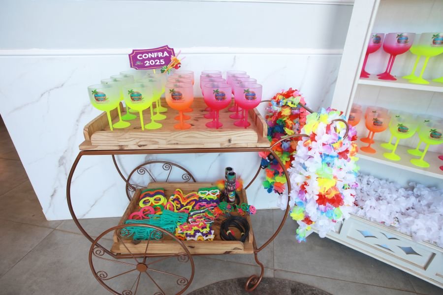 COMEMORAÇÃO DOS 20 ANOS DO “MUNDO DA FESTA” - Eloisa Mattos