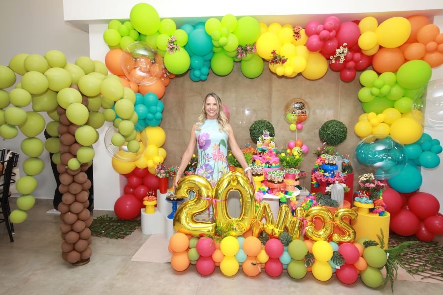 COMEMORAÇÃO DOS 20 ANOS DO “MUNDO DA FESTA” - Eloisa Mattos