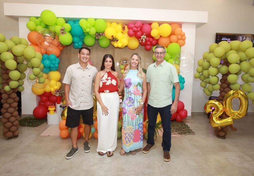 COMEMORAÇÃO DOS 20 ANOS DO “MUNDO DA FESTA” - Eloisa Mattos