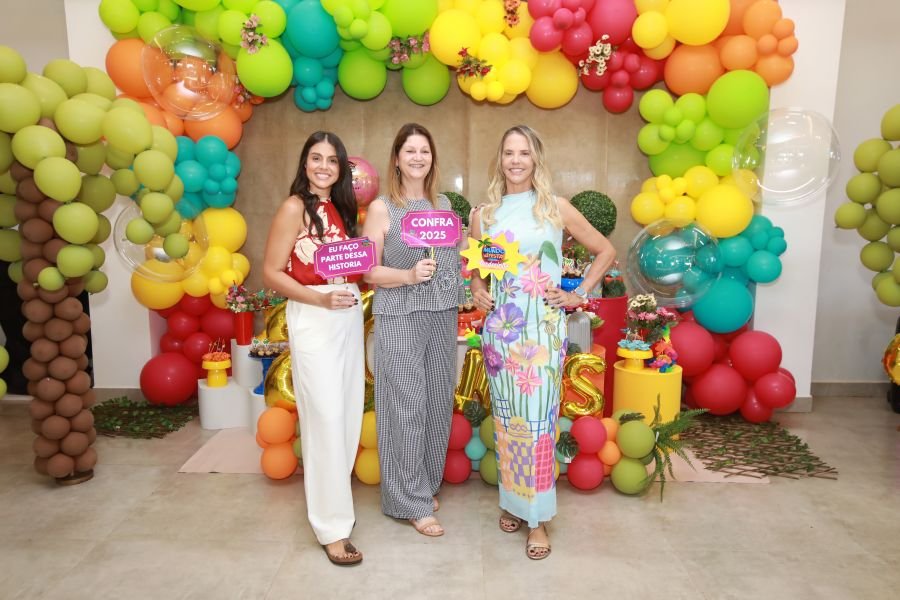 COMEMORAÇÃO DOS 20 ANOS DO “MUNDO DA FESTA” - Eloisa Mattos