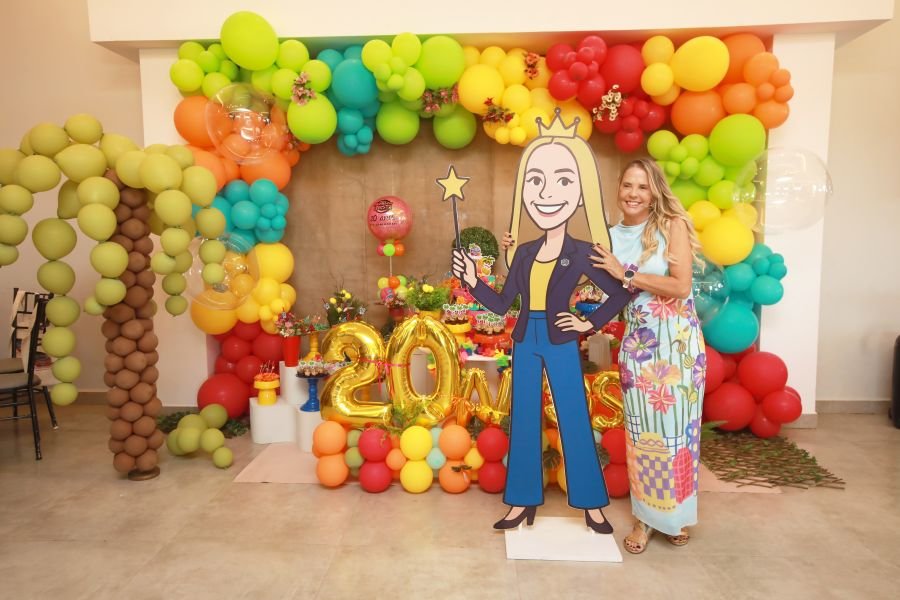 COMEMORAÇÃO DOS 20 ANOS DO “MUNDO DA FESTA” - Eloisa Mattos