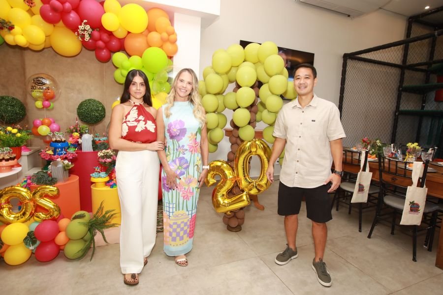 COMEMORAÇÃO DOS 20 ANOS DO “MUNDO DA FESTA” - Eloisa Mattos