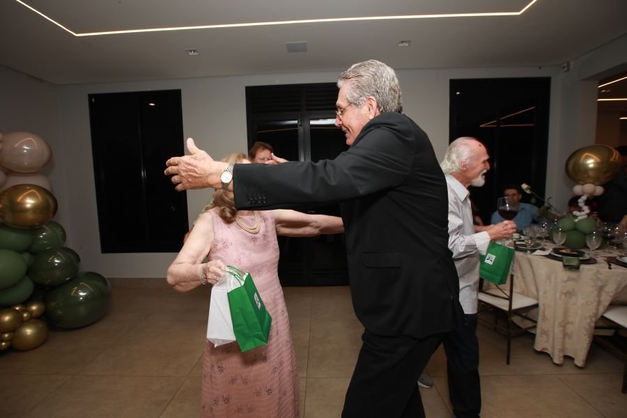 ENCONTRO DOS FORMANDOS DA FARME – TURMA DE 1975: 50 ANOS DE MEDICINA - Eloisa Mattos