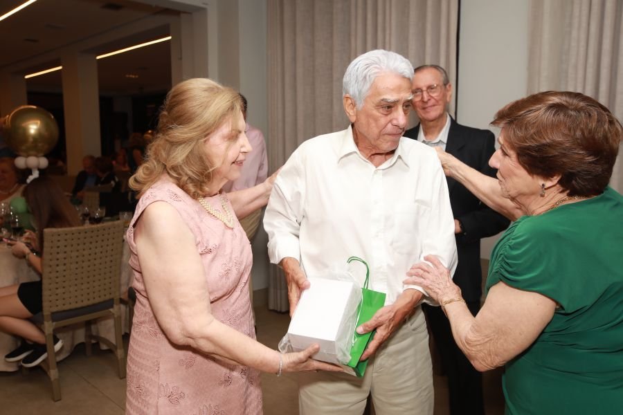 ENCONTRO DOS FORMANDOS DA FARME – TURMA DE 1975: 50 ANOS DE MEDICINA - Eloisa Mattos