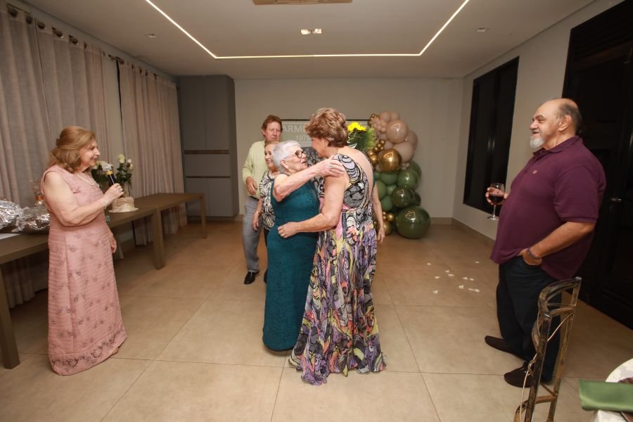 ENCONTRO DOS FORMANDOS DA FARME – TURMA DE 1975: 50 ANOS DE MEDICINA - Eloisa Mattos