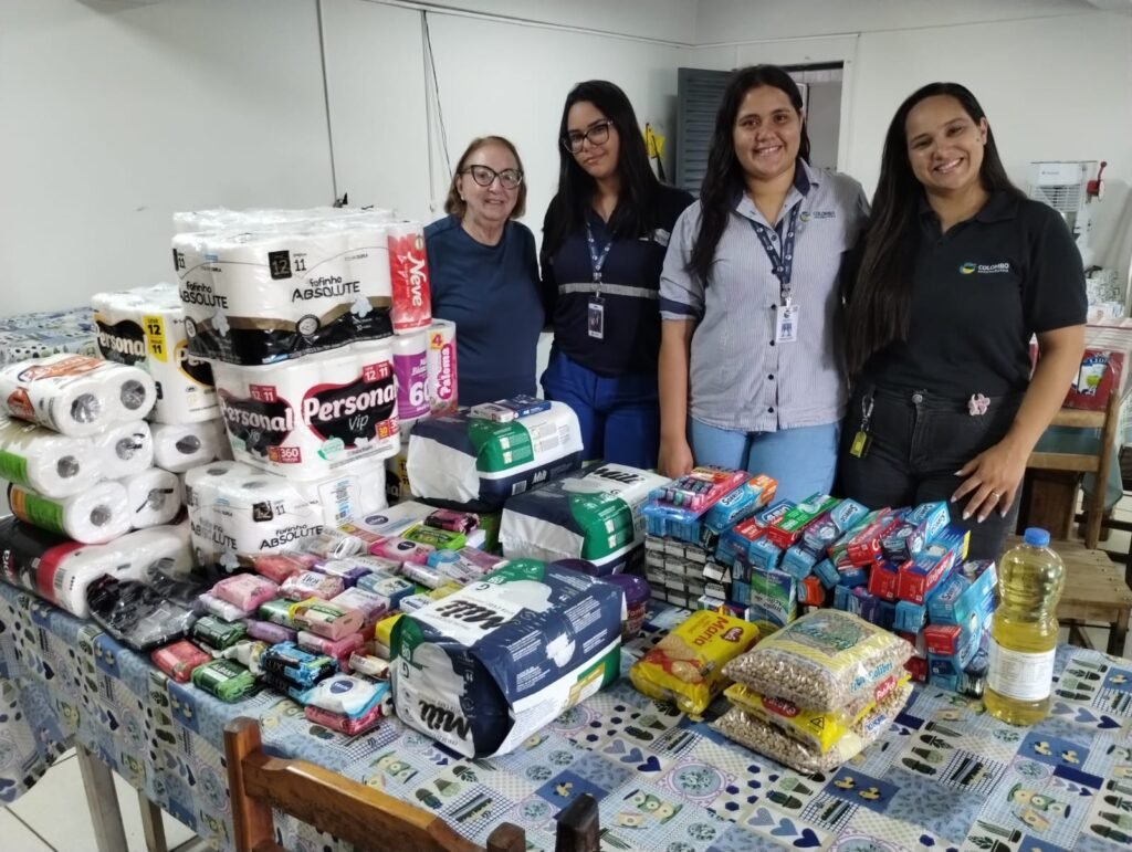 Asilos da Região Recebem Doação de Produtos de Higiene e Colchões da Colombo Agroindústria