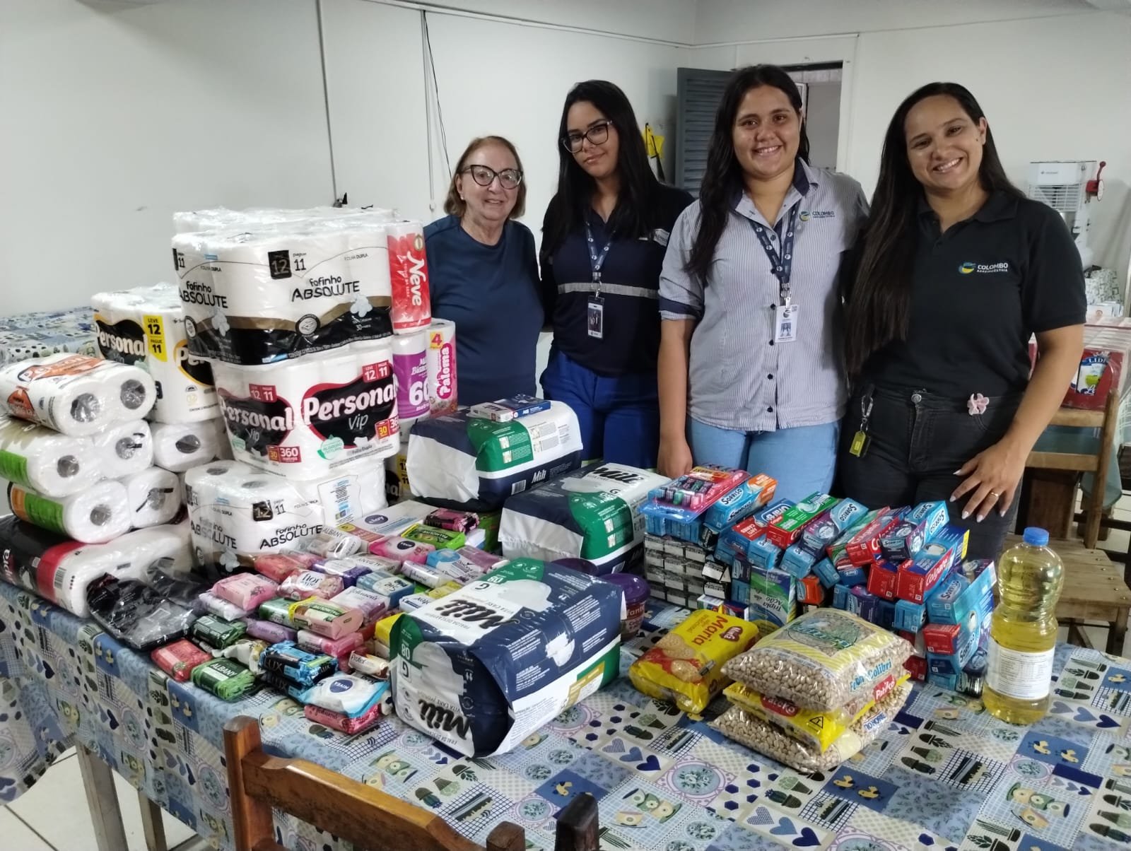 ASILOS DA REGIÃO RECEBEM DOAÇÃO DE PRODUTOS DE HIGIENE E COLCHÕES DA COLOMBO AGROINDÚSTRIA