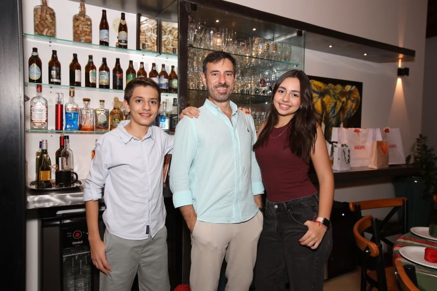 CONFRATERNIZAÇÃO 2025 DA CLÍNICA CALDEIRA ODONTOLOGIA - Eloisa Mattos