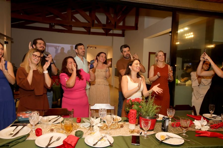 CONFRATERNIZAÇÃO 2025 DA CLÍNICA CALDEIRA ODONTOLOGIA - Eloisa Mattos