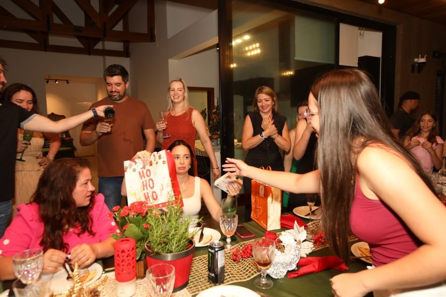 CONFRATERNIZAÇÃO 2025 DA CLÍNICA CALDEIRA ODONTOLOGIA - Eloisa Mattos