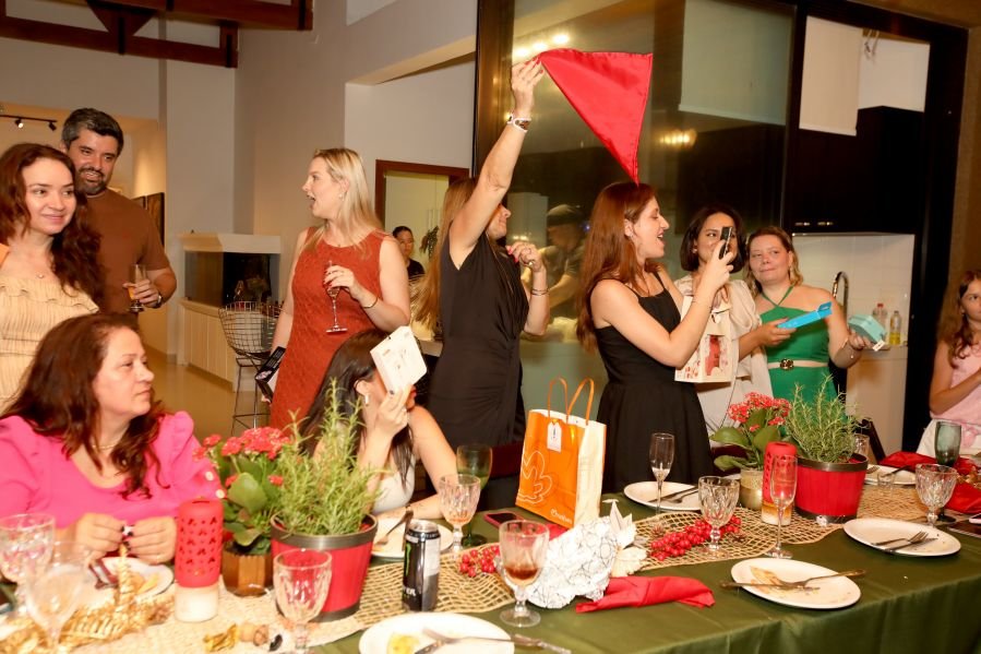 CONFRATERNIZAÇÃO 2025 DA CLÍNICA CALDEIRA ODONTOLOGIA - Eloisa Mattos