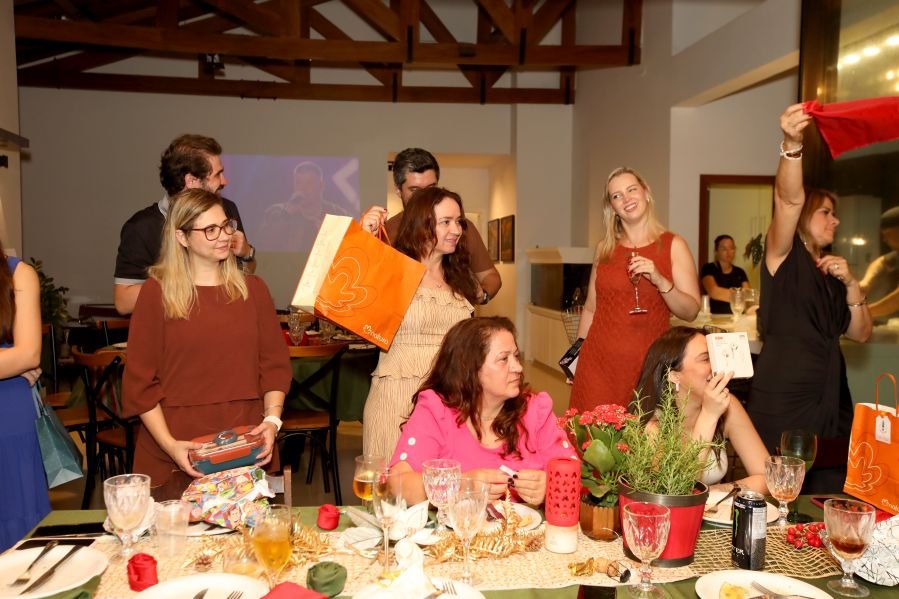 CONFRATERNIZAÇÃO 2025 DA CLÍNICA CALDEIRA ODONTOLOGIA - Eloisa Mattos