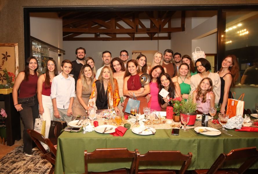 CONFRATERNIZAÇÃO 2025 DA CLÍNICA CALDEIRA ODONTOLOGIA - Eloisa Mattos