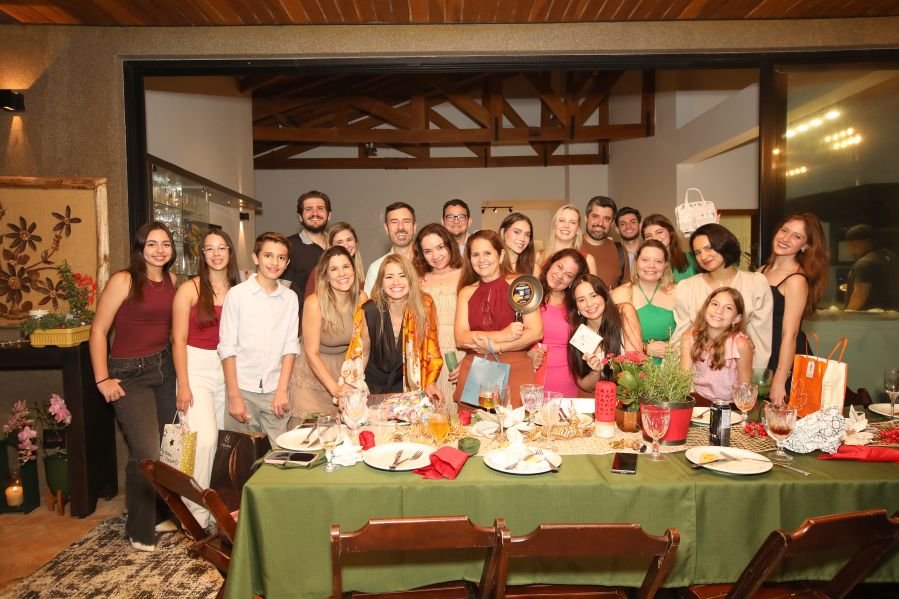 CONFRATERNIZAÇÃO 2025 DA CLÍNICA CALDEIRA ODONTOLOGIA - Eloisa Mattos