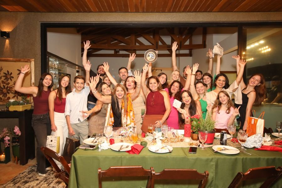 CONFRATERNIZAÇÃO 2025 DA CLÍNICA CALDEIRA ODONTOLOGIA - Eloisa Mattos