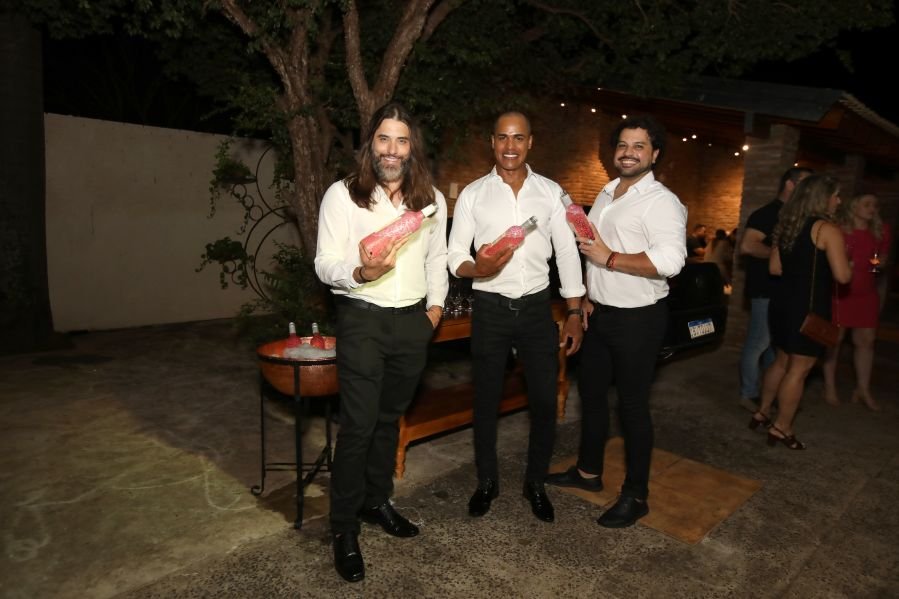 BRINDES AO ANO NOVO – BY JOSÉ AMÉRICO “CASA MACENO/BURITAMA” - Eloisa Mattos