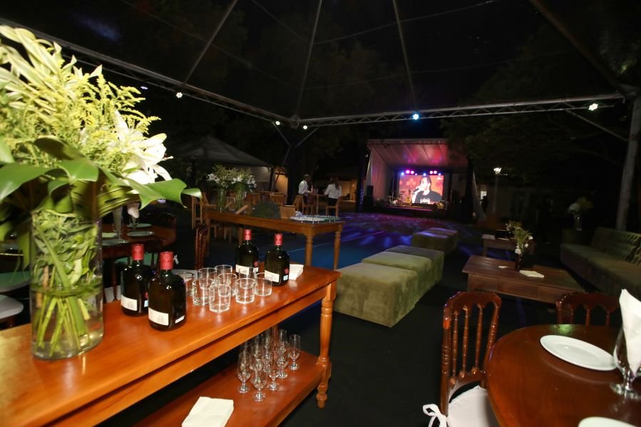 BRINDES AO ANO NOVO – BY JOSÉ AMÉRICO “CASA MACENO/BURITAMA” - Eloisa Mattos