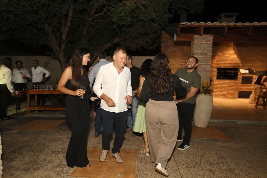 BRINDES AO ANO NOVO – BY JOSÉ AMÉRICO “CASA MACENO/BURITAMA” - Eloisa Mattos