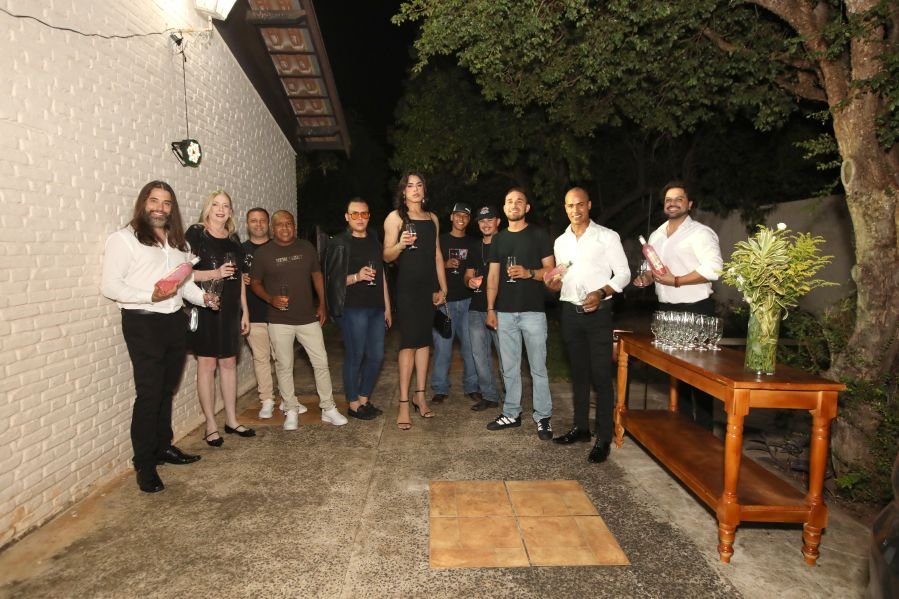 BRINDES AO ANO NOVO – BY JOSÉ AMÉRICO “CASA MACENO/BURITAMA” - Eloisa Mattos