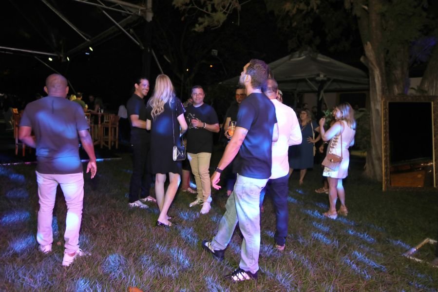 BRINDES AO ANO NOVO – BY JOSÉ AMÉRICO “CASA MACENO/BURITAMA” - Eloisa Mattos