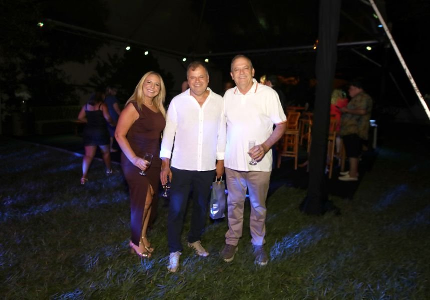 BRINDES AO ANO NOVO – BY JOSÉ AMÉRICO “CASA MACENO/BURITAMA” - Eloisa Mattos