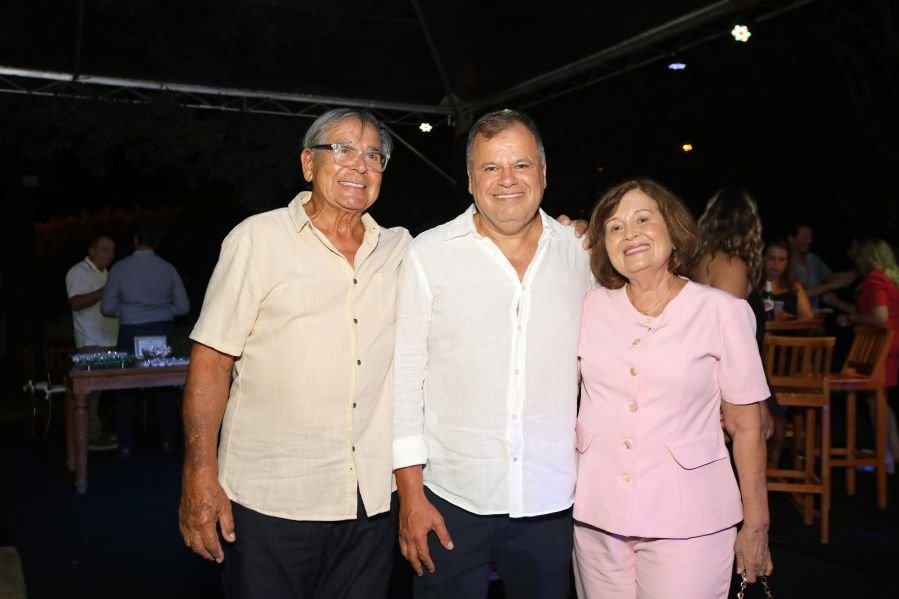 BRINDES AO ANO NOVO – BY JOSÉ AMÉRICO “CASA MACENO/BURITAMA” - Eloisa Mattos