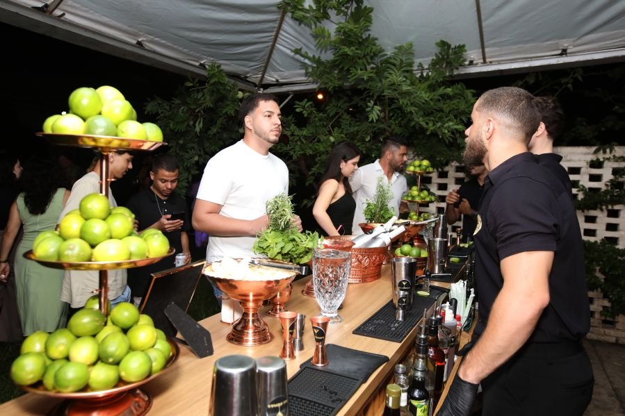 BRINDES AO ANO NOVO – BY JOSÉ AMÉRICO “CASA MACENO/BURITAMA” - Eloisa Mattos