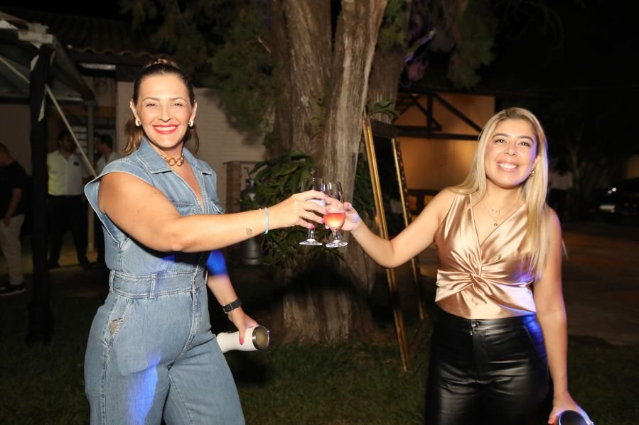 BRINDES AO ANO NOVO – BY JOSÉ AMÉRICO “CASA MACENO/BURITAMA” - Eloisa Mattos