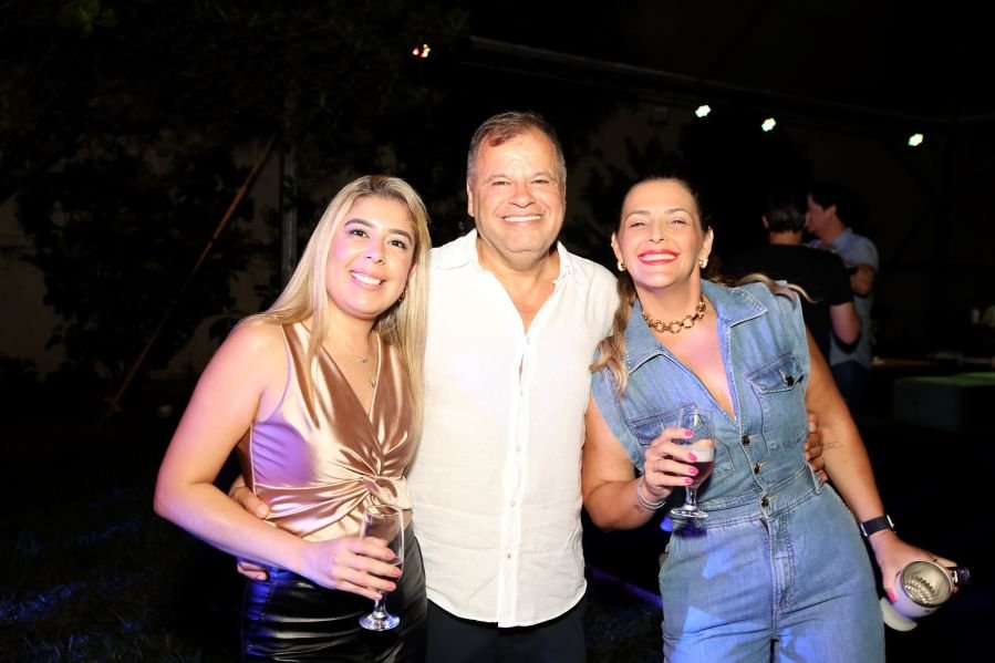 BRINDES AO ANO NOVO – BY JOSÉ AMÉRICO “CASA MACENO/BURITAMA” - Eloisa Mattos