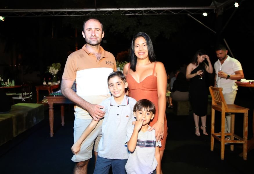 BRINDES AO ANO NOVO – BY JOSÉ AMÉRICO “CASA MACENO/BURITAMA” - Eloisa Mattos