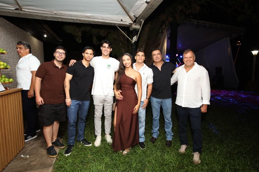 BRINDES AO ANO NOVO – BY JOSÉ AMÉRICO “CASA MACENO/BURITAMA” - Eloisa Mattos