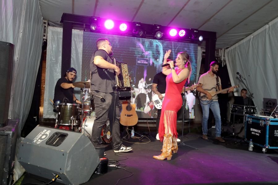 BRINDES AO ANO NOVO – BY JOSÉ AMÉRICO “CASA MACENO/BURITAMA” - Eloisa Mattos