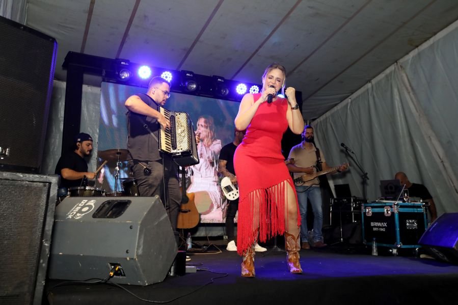 BRINDES AO ANO NOVO – BY JOSÉ AMÉRICO “CASA MACENO/BURITAMA” - Eloisa Mattos