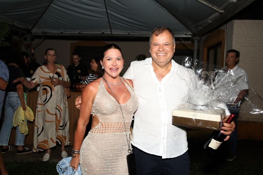 BRINDES AO ANO NOVO – BY JOSÉ AMÉRICO “CASA MACENO/BURITAMA” - Eloisa Mattos