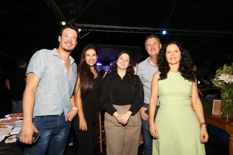 BRINDES AO ANO NOVO – BY JOSÉ AMÉRICO “CASA MACENO/BURITAMA” - Eloisa Mattos