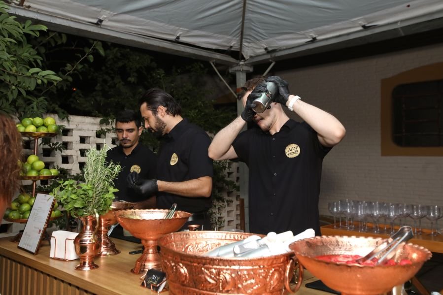 BRINDES AO ANO NOVO – BY JOSÉ AMÉRICO “CASA MACENO/BURITAMA” - Eloisa Mattos