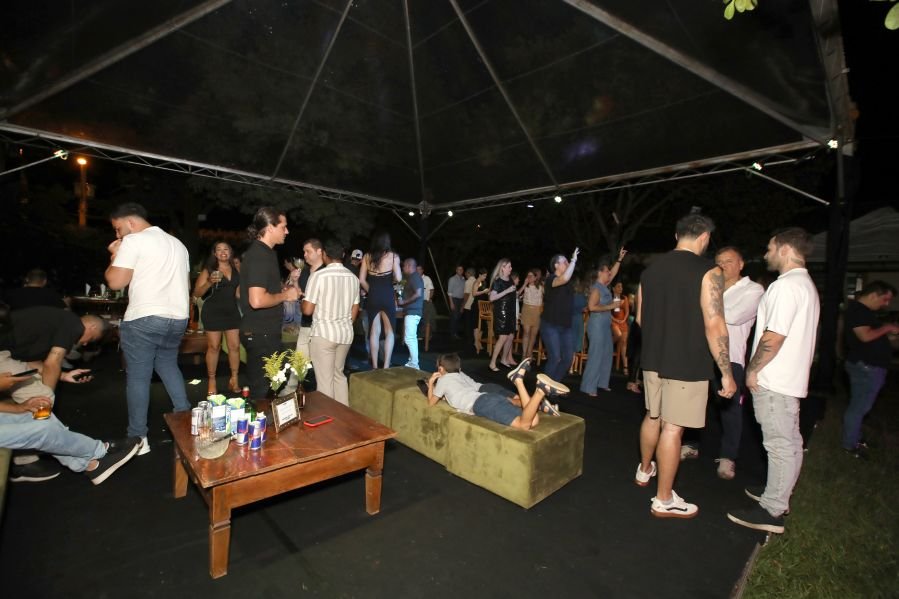 BRINDES AO ANO NOVO – BY JOSÉ AMÉRICO “CASA MACENO/BURITAMA” - Eloisa Mattos