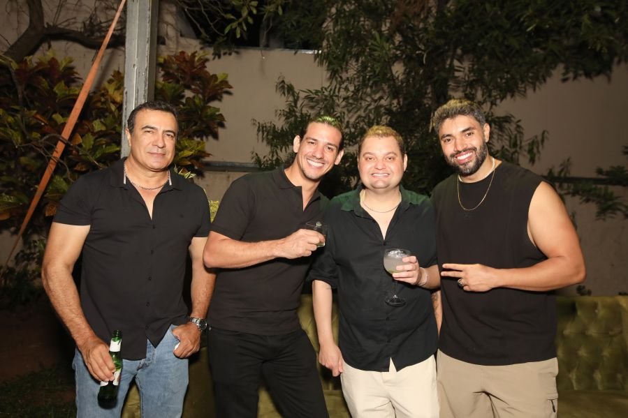 BRINDES AO ANO NOVO – BY JOSÉ AMÉRICO “CASA MACENO/BURITAMA” - Eloisa Mattos