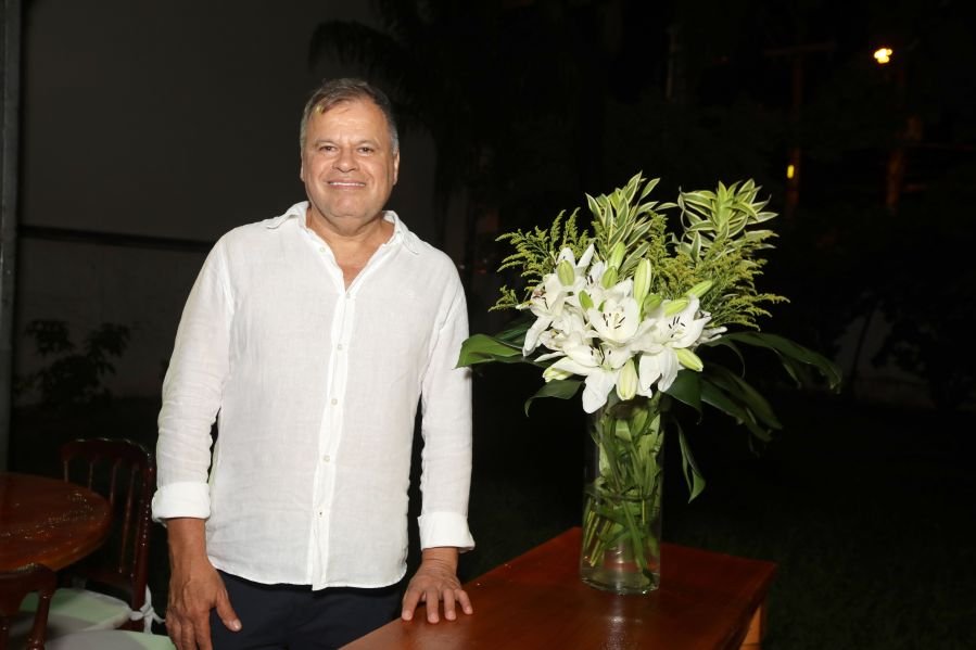 BRINDES AO ANO NOVO – BY JOSÉ AMÉRICO “CASA MACENO/BURITAMA” - Eloisa Mattos