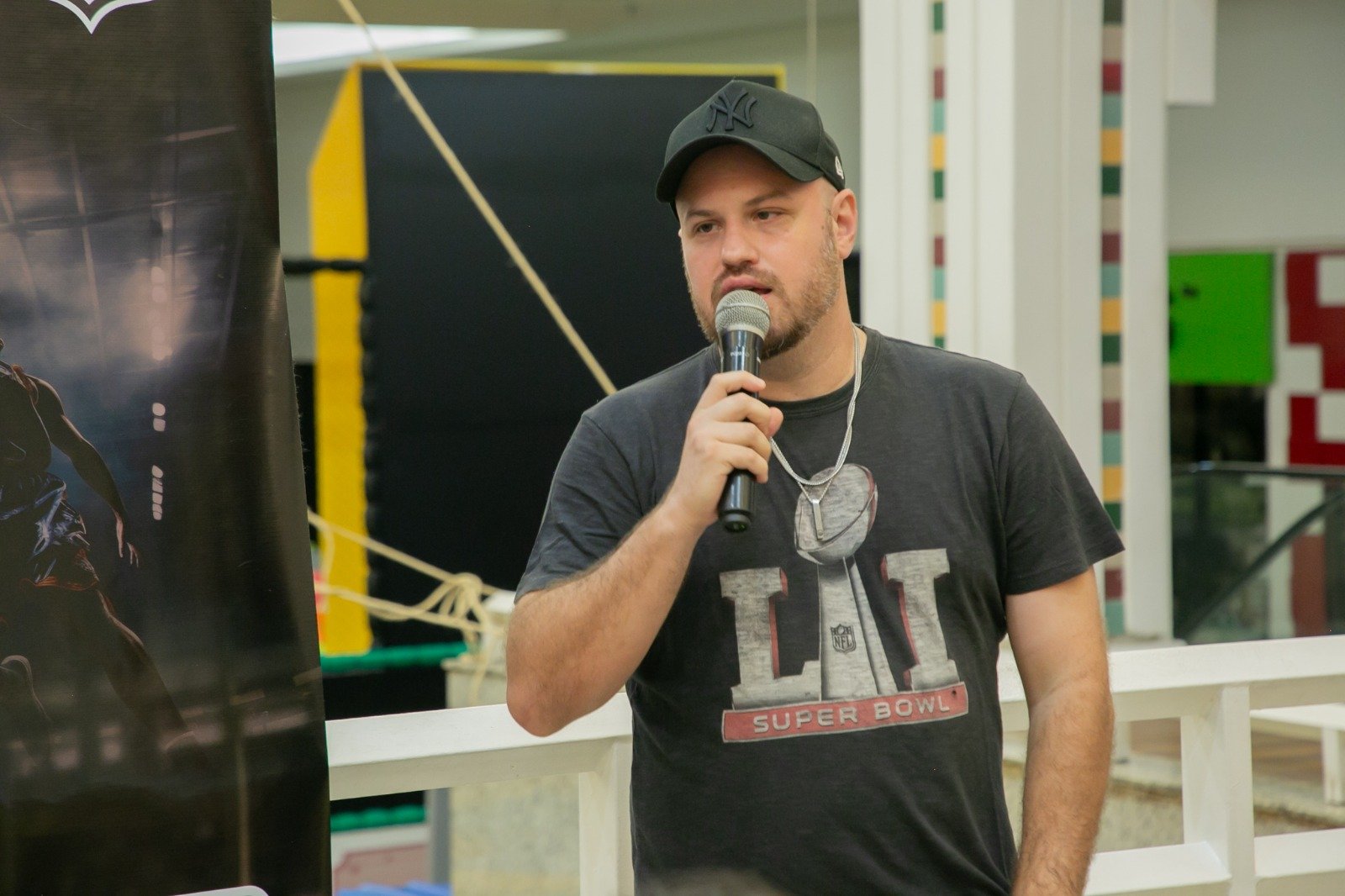 RIOPRETO SHOPPING TRANSMITE O SUPER BOWL COM O RIO PRETO WEILERS E NEW ERA