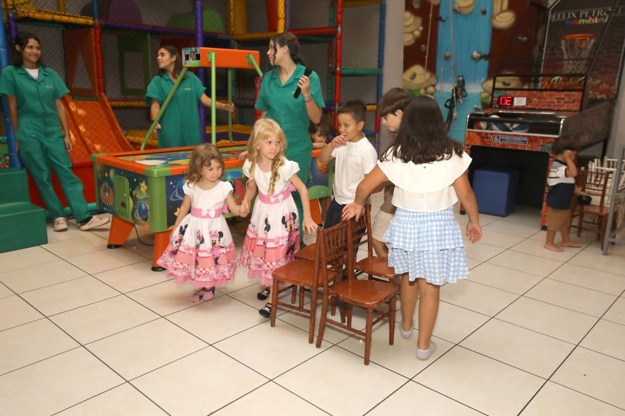 ANIVERSÁRIO DE 3 ANOS DE CECÍLIA ZAFANI ARID – “MINNIE” - Eloisa Mattos