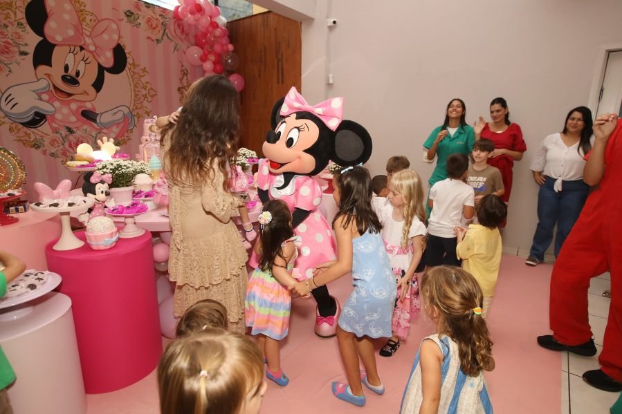 ANIVERSÁRIO DE 3 ANOS DE CECÍLIA ZAFANI ARID – “MINNIE” - Eloisa Mattos