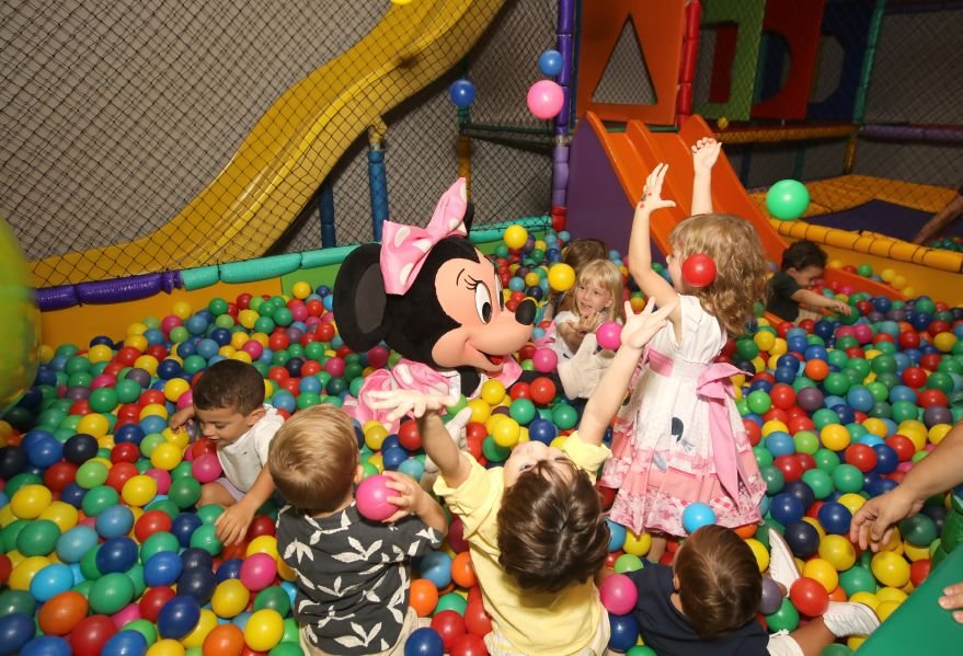 ANIVERSÁRIO DE 3 ANOS DE CECÍLIA ZAFANI ARID – “MINNIE” - Eloisa Mattos