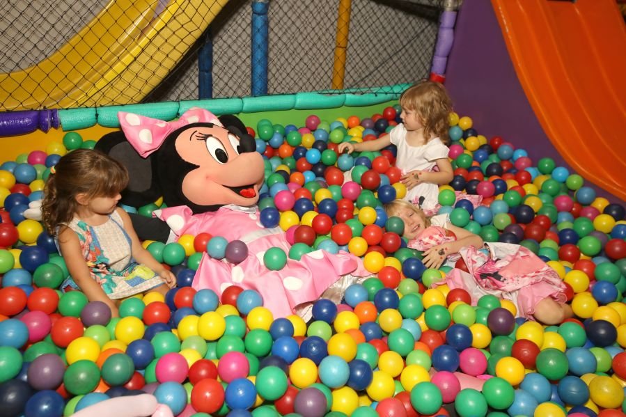 ANIVERSÁRIO DE 3 ANOS DE CECÍLIA ZAFANI ARID – “MINNIE” - Eloisa Mattos