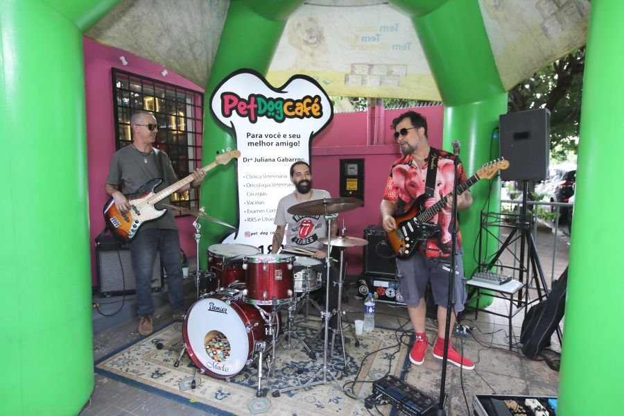 REINAUGURAÇÃO DA CLÍNICA VETERINÁRIA ESPECIALIZADA EM “ONCOLOGIA PET” DRA. JULIANA GABARRON - Eloisa Mattos