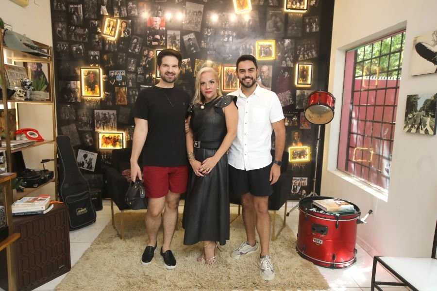 REINAUGURAÇÃO DA CLÍNICA VETERINÁRIA ESPECIALIZADA EM “ONCOLOGIA PET” DRA. JULIANA GABARRON - Eloisa Mattos