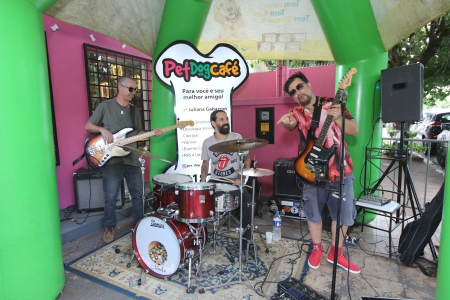 REINAUGURAÇÃO DA CLÍNICA VETERINÁRIA ESPECIALIZADA EM “ONCOLOGIA PET” DRA. JULIANA GABARRON - Eloisa Mattos